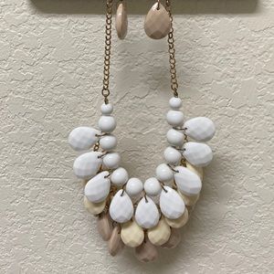 White/tan and gold necklace and earring set